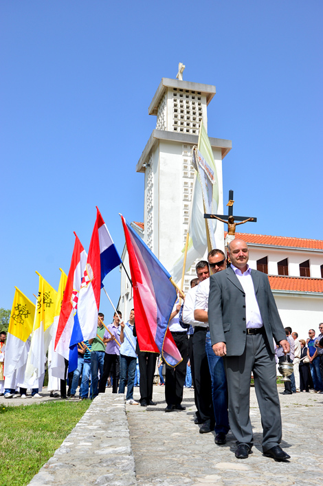 sv Josip Radnik - Izbično