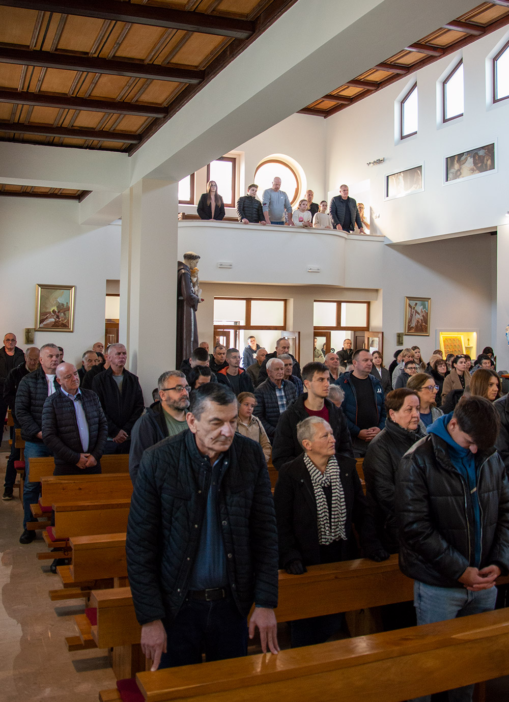 Izbično - blagoslov spomen ploče odvedeni i pogubljenim franjevcima