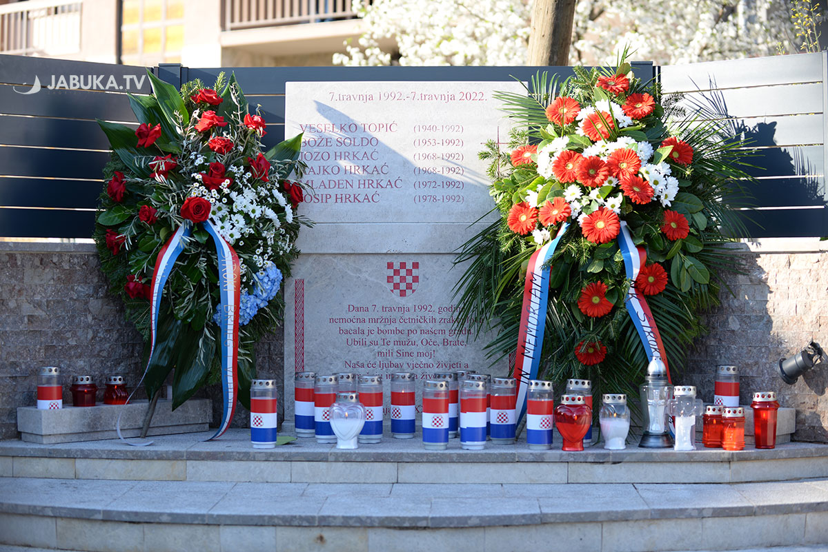 obljetnica raketiranja njivice 1